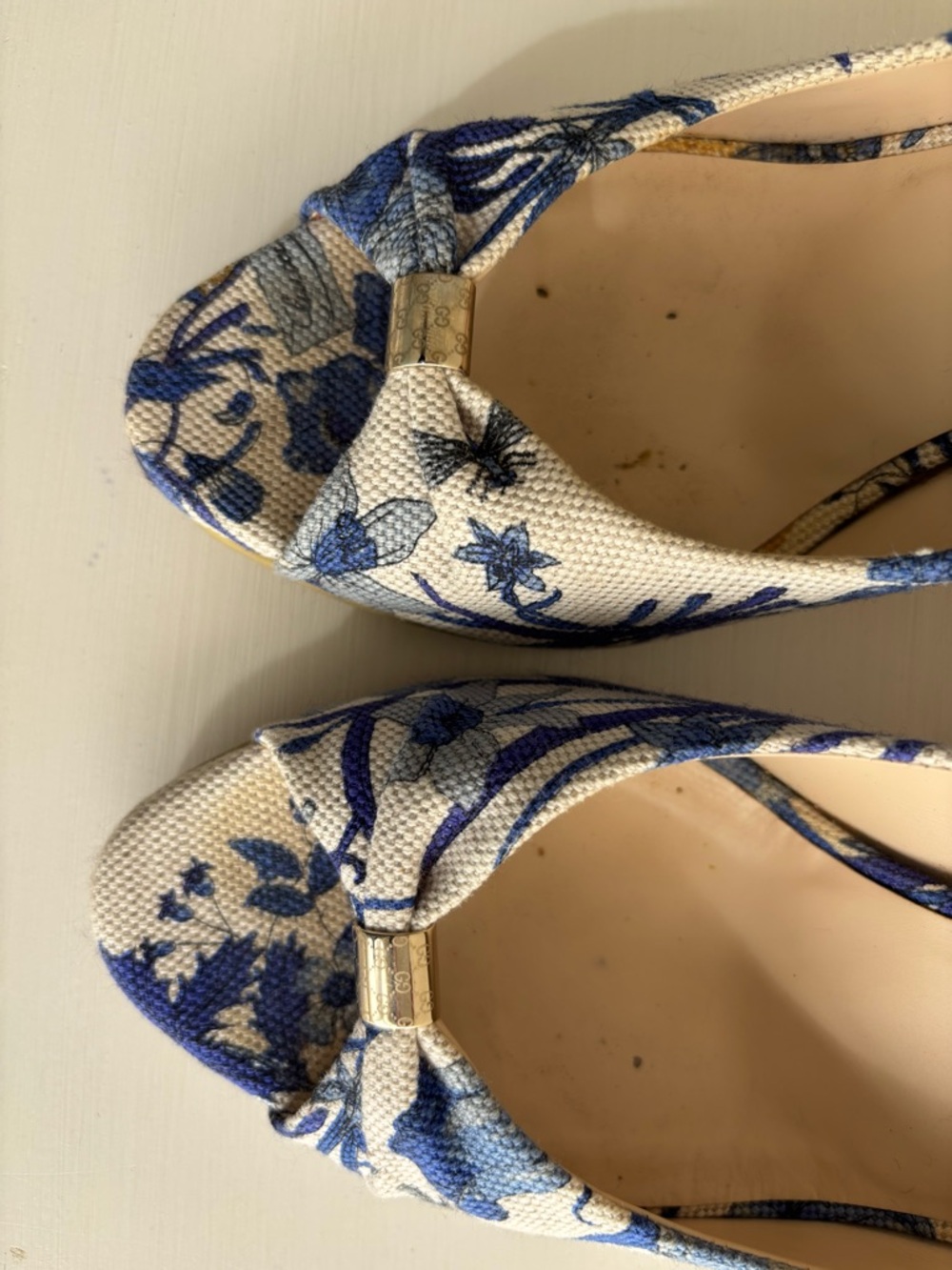 Gucci Tess Floral Wedges - Picture 4 of 12